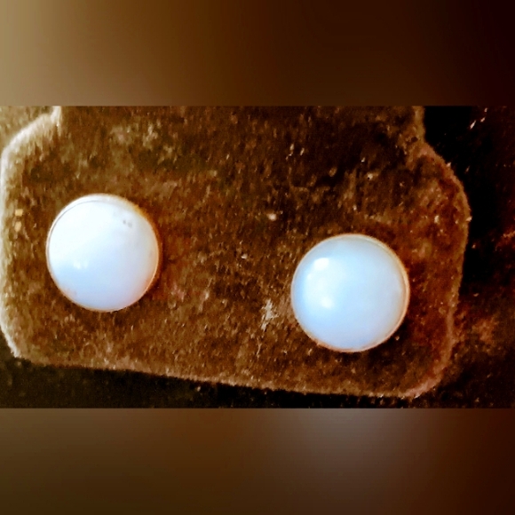 Green Jade Sterling Silver 925 Stud earrings - Picture 5 of 7